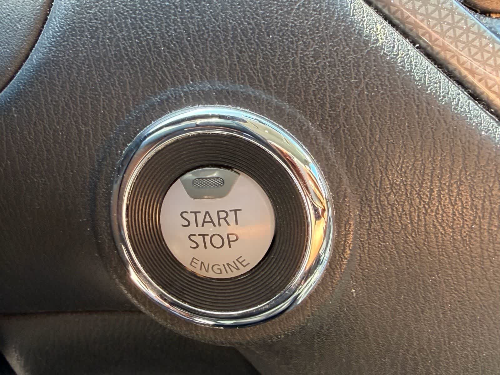 Thumbnail: 2020 Nissan Pathfinder - 14