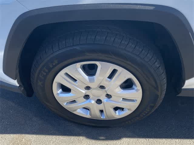 Thumbnail: 2019 Toyota RAV4 - 10