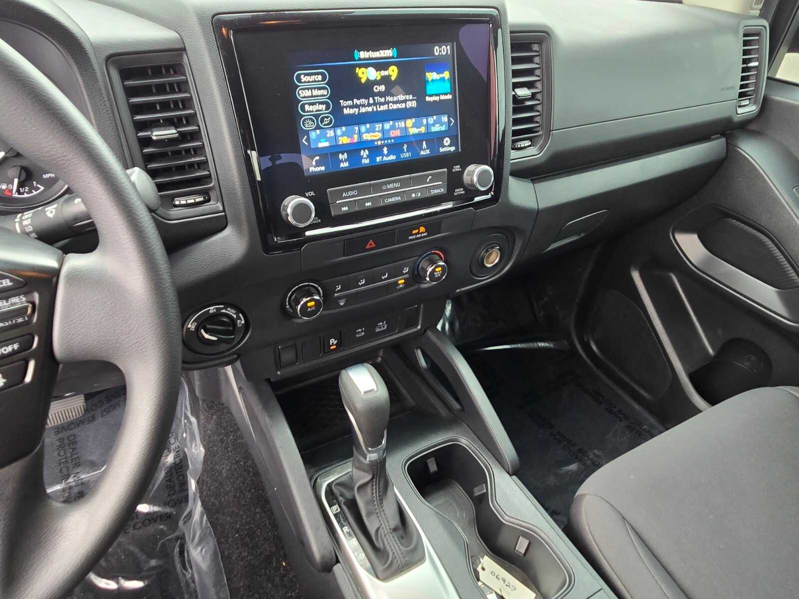 Thumbnail: 2022 Nissan Frontier - 24