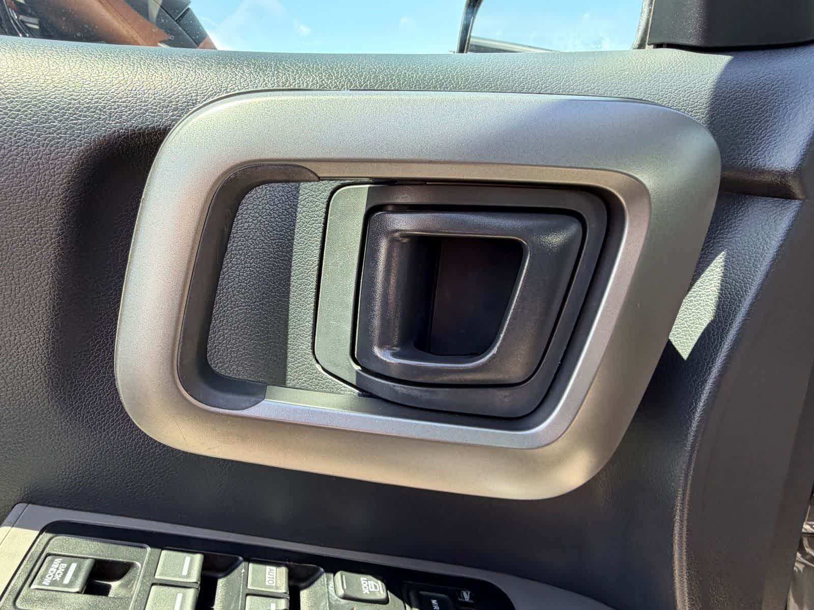 Thumbnail: 2011 Honda Ridgeline - 10