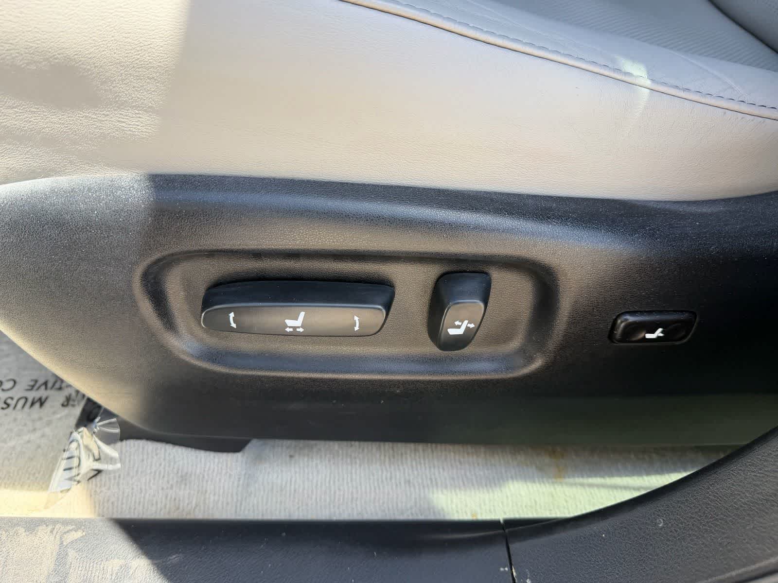 Thumbnail: 2013 Lexus RX - 23