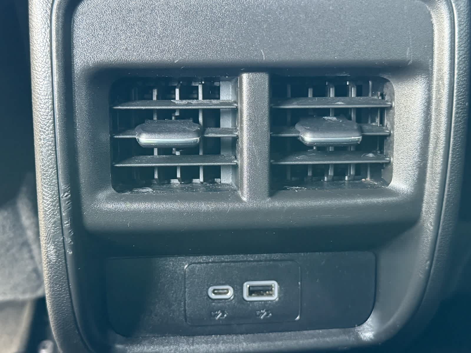 Thumbnail: 2022 Cadillac XT4 - 15