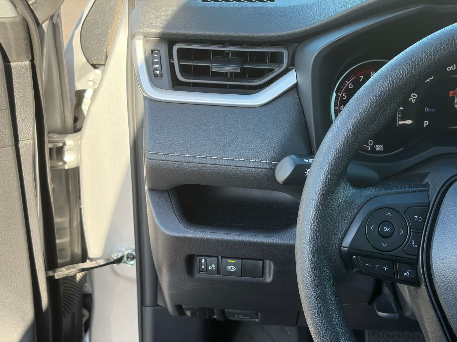 Thumbnail: 2024 Toyota RAV4 - 16