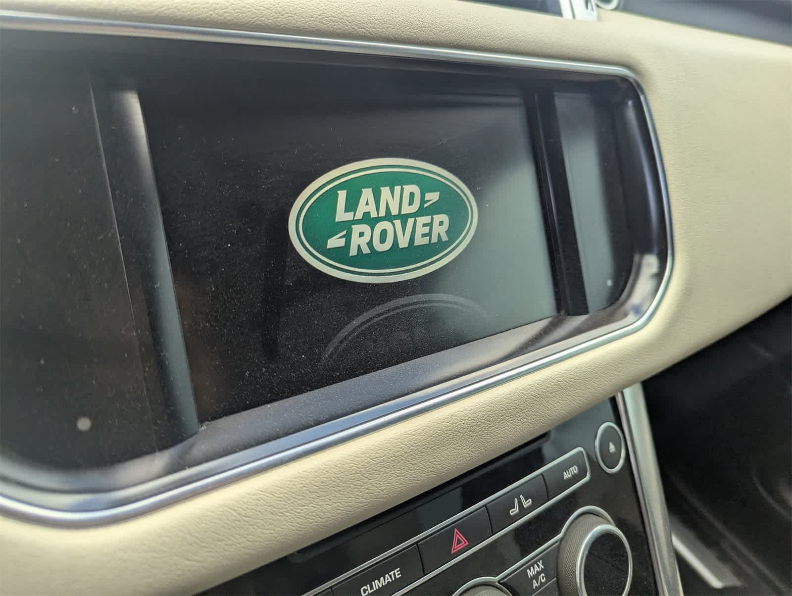 Thumbnail: 2016 Land Rover Range Rover Sport - 17