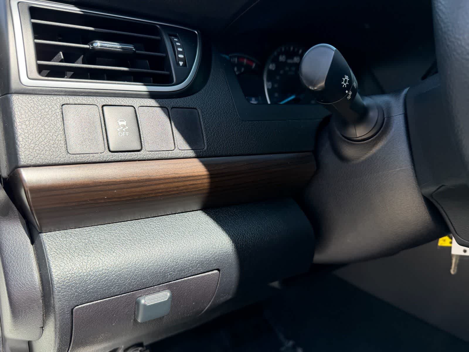 Thumbnail: 2015 Toyota Camry - 20