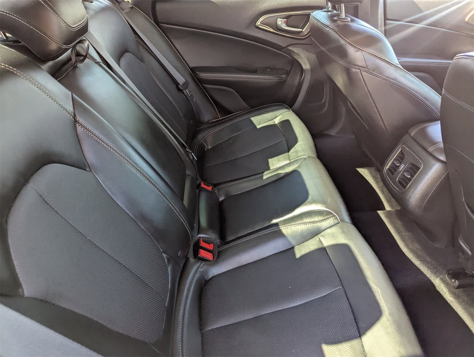 Thumbnail: 2015 Chrysler 200 - 14