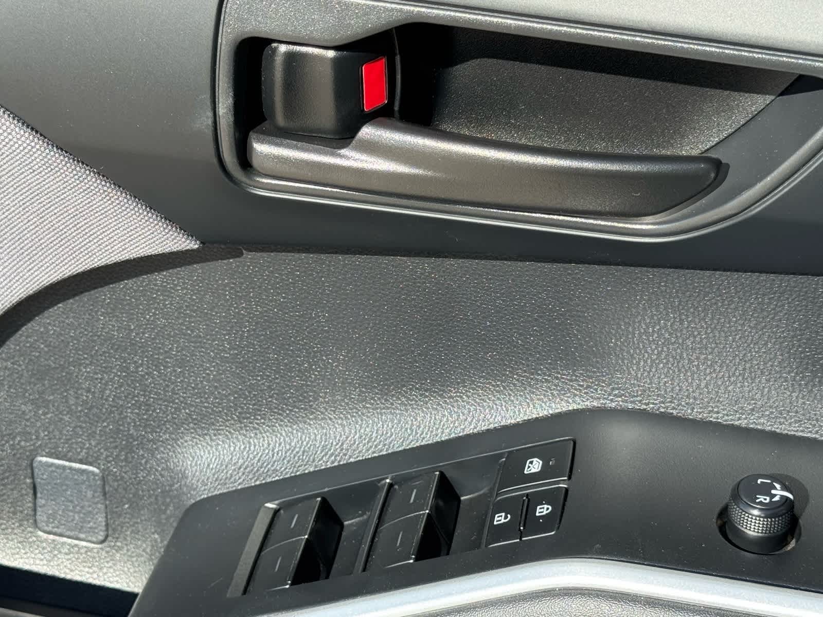 Thumbnail: 2023 Toyota Highlander - 22