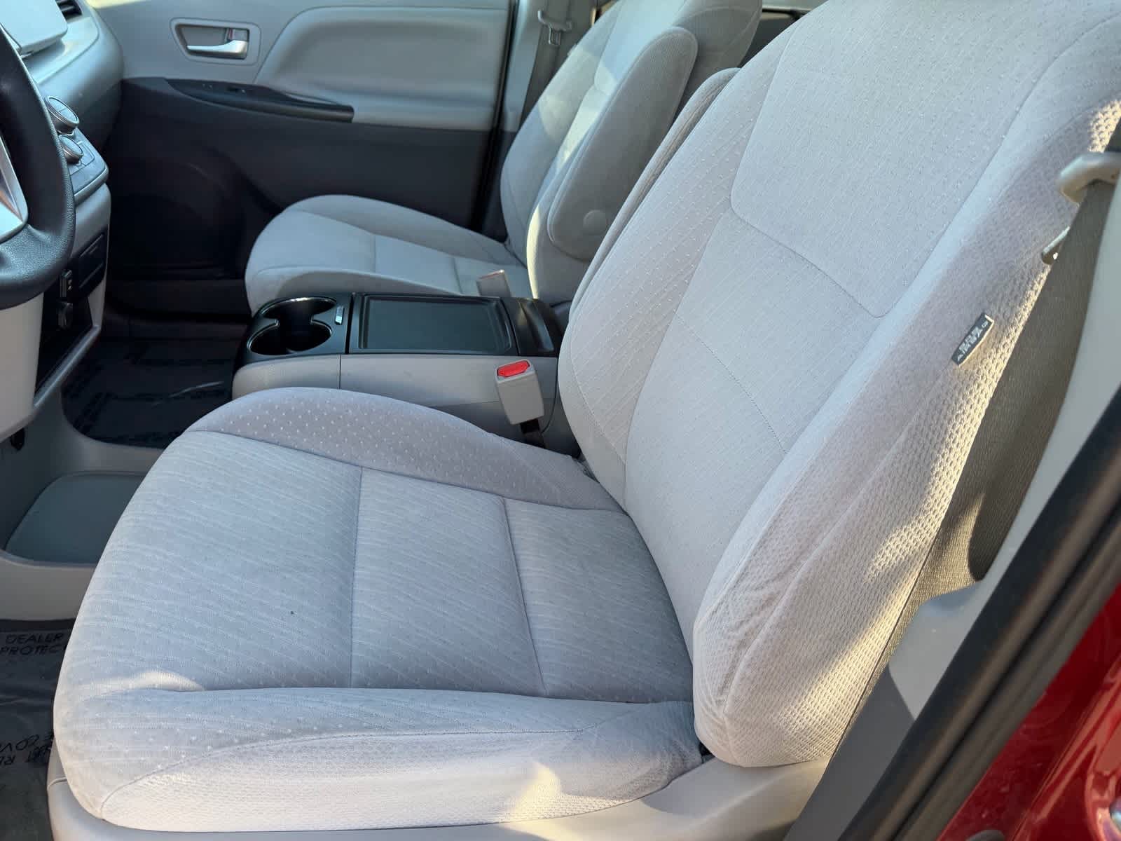 Thumbnail: 2020 Toyota Sienna - 20