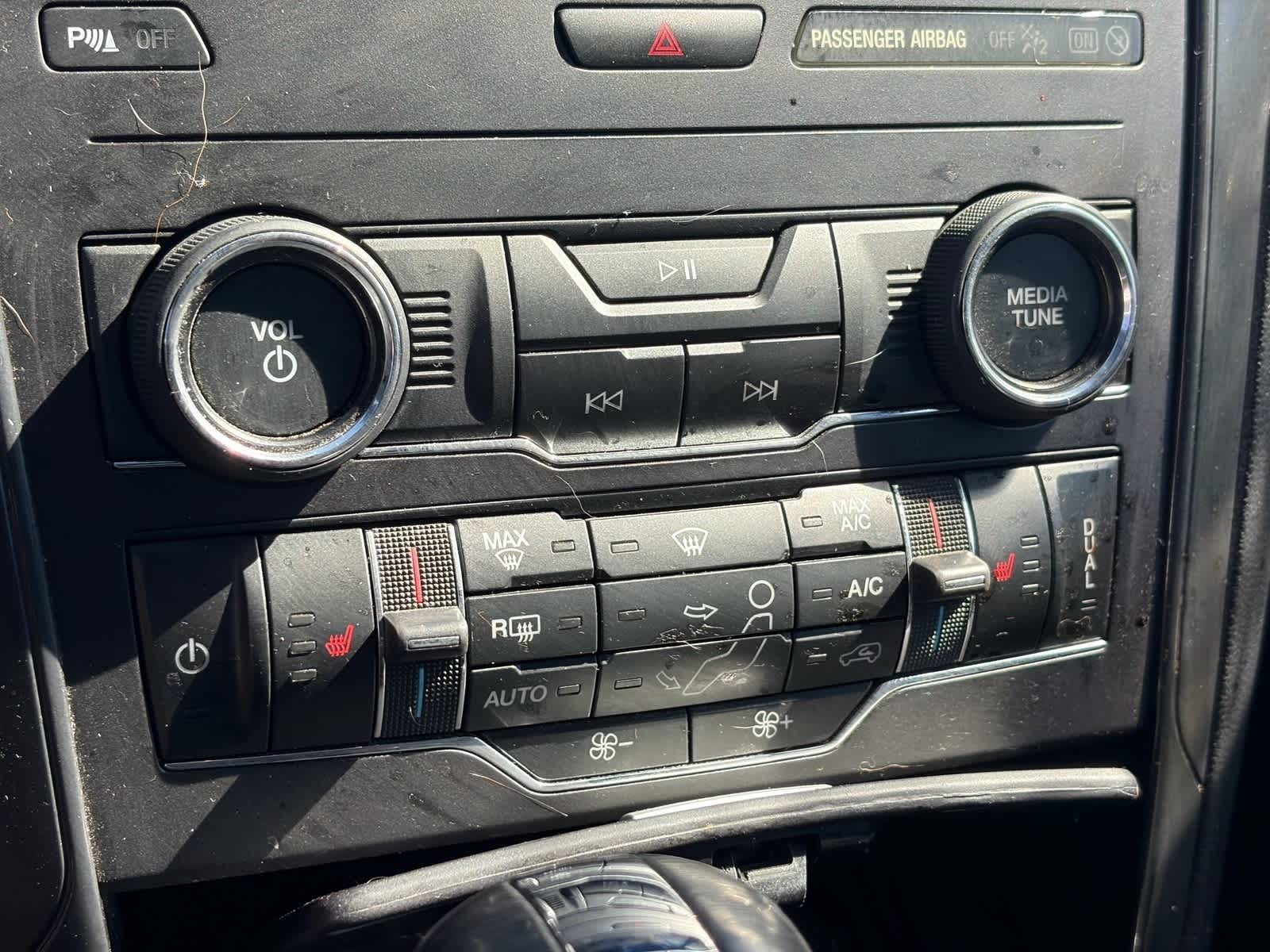 Thumbnail: 2019 Ford Explorer - 19