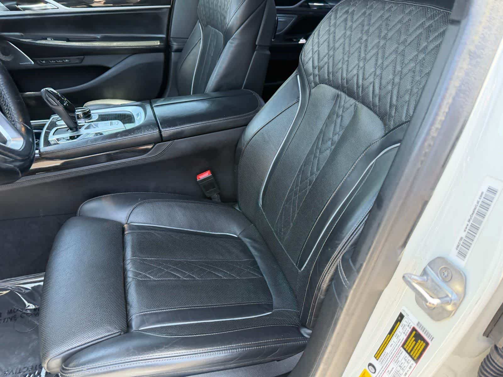 Thumbnail: 2019 BMW 7 Series - 23