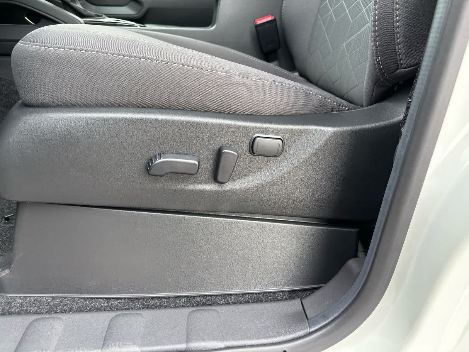 Thumbnail: 2026 Nissan Frontier - 13