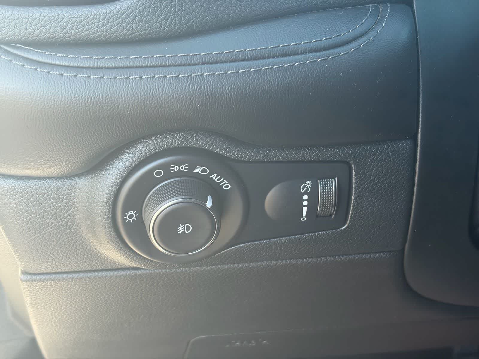 Thumbnail: 2021 Dodge Durango - 16