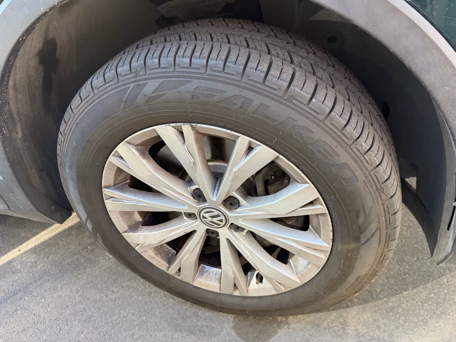 Thumbnail: 2018 Volkswagen Tiguan - 6