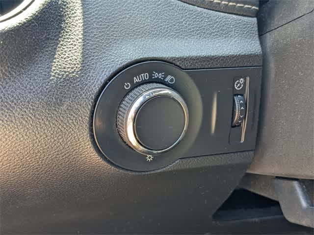 Thumbnail: 2015 Chevrolet Camaro - 15