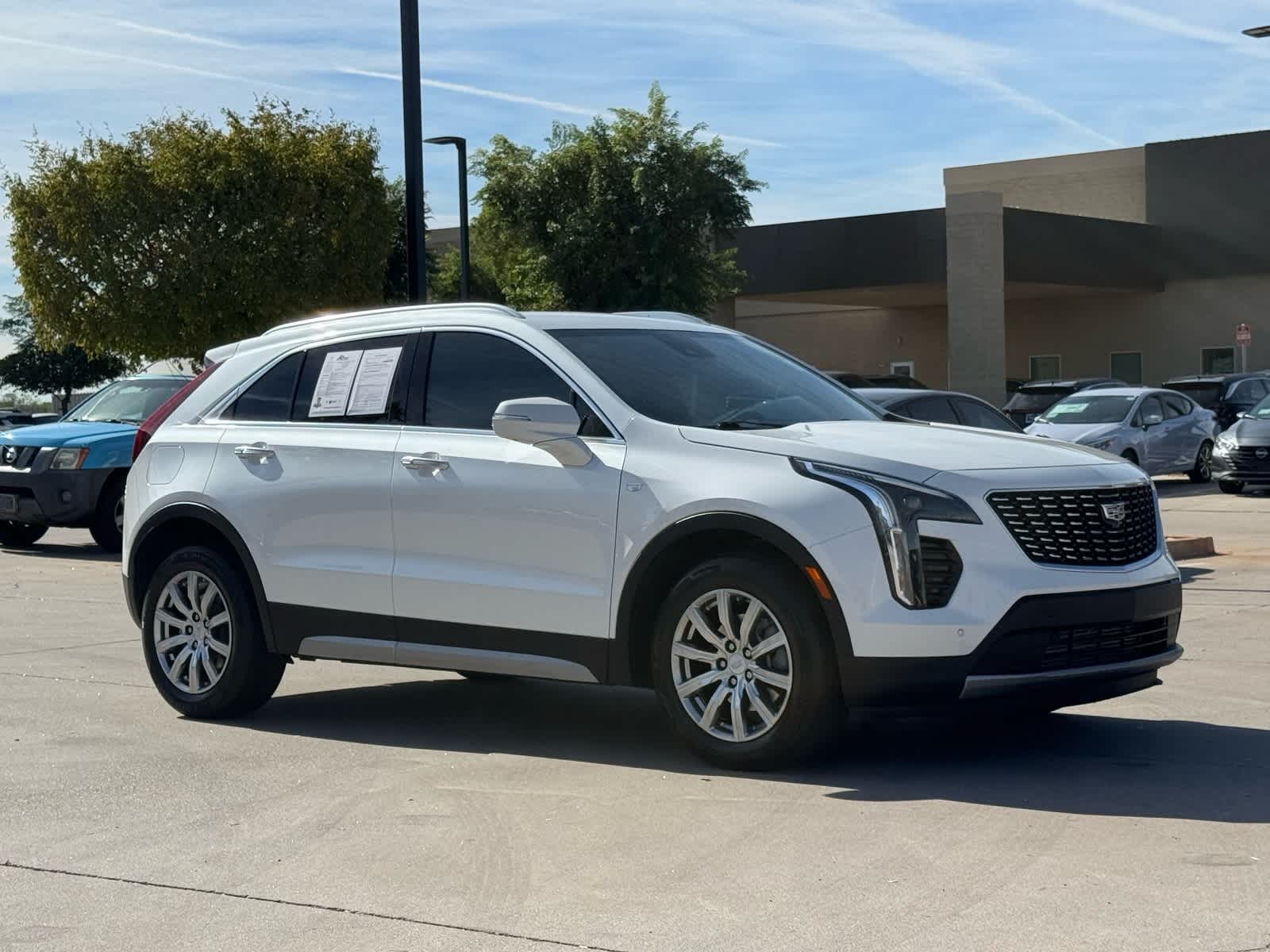 Thumbnail: 2022 Cadillac XT4 - 9