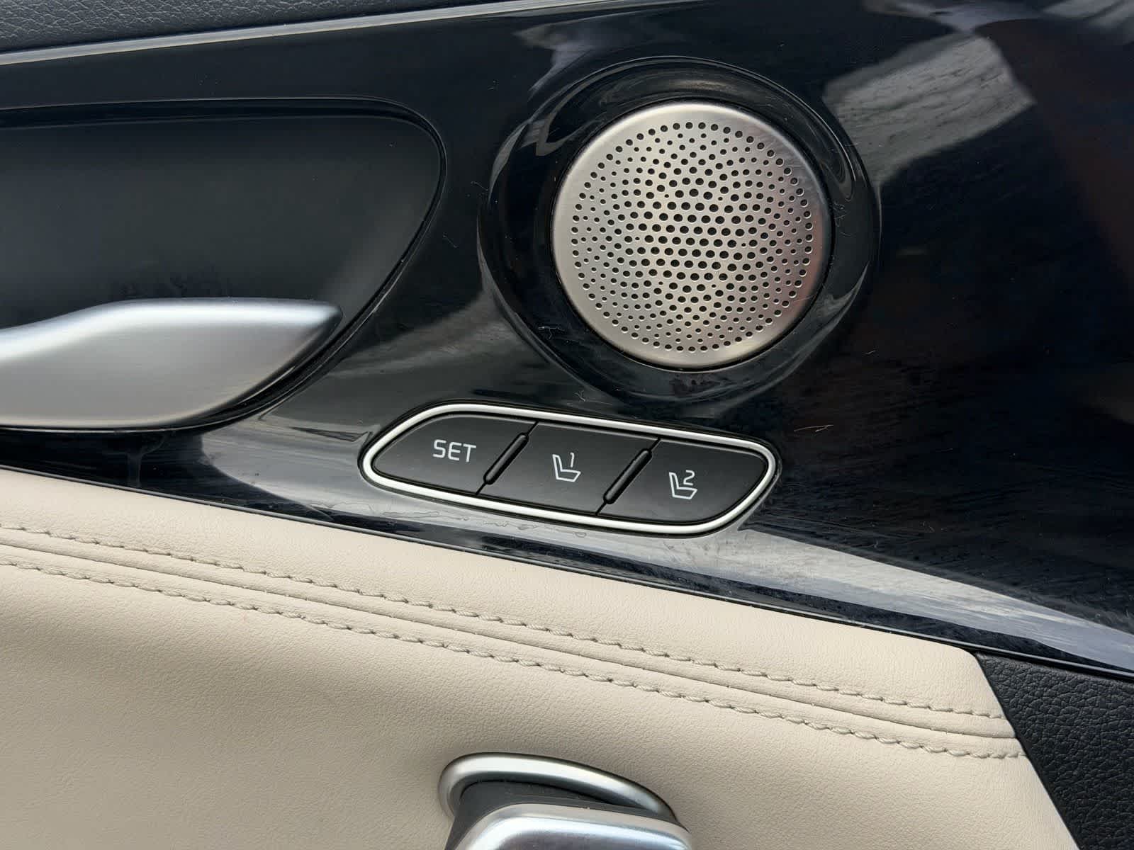 Thumbnail: 2019 Kia Stinger - 18