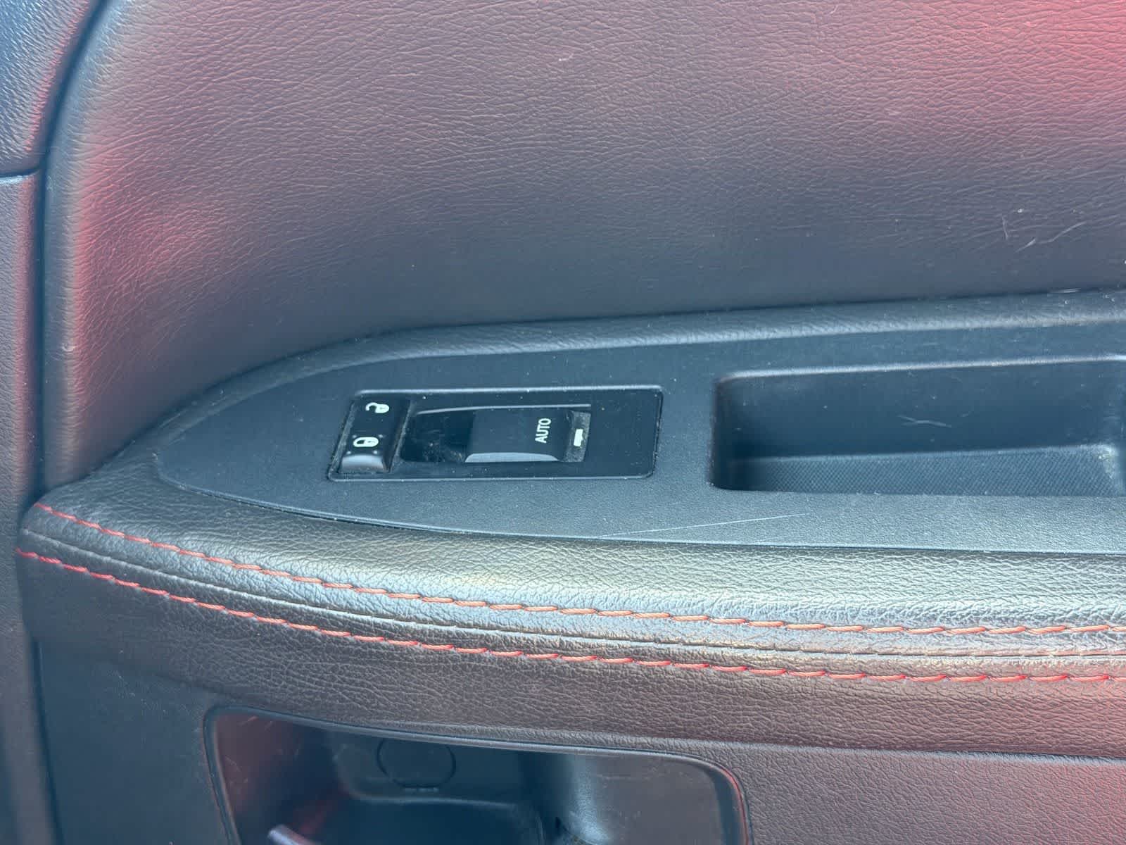 Thumbnail: 2010 Dodge Challenger - 14