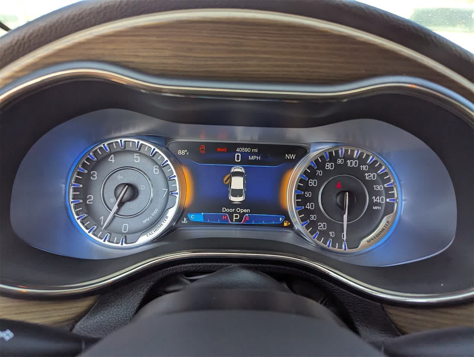 Thumbnail: 2015 Chrysler 200 - 29