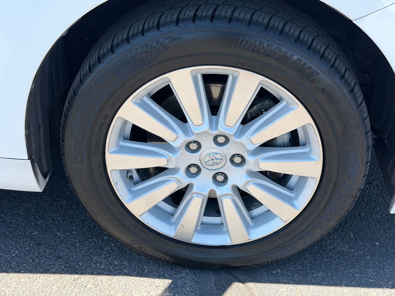 Thumbnail: 2017 Toyota Sienna - 9