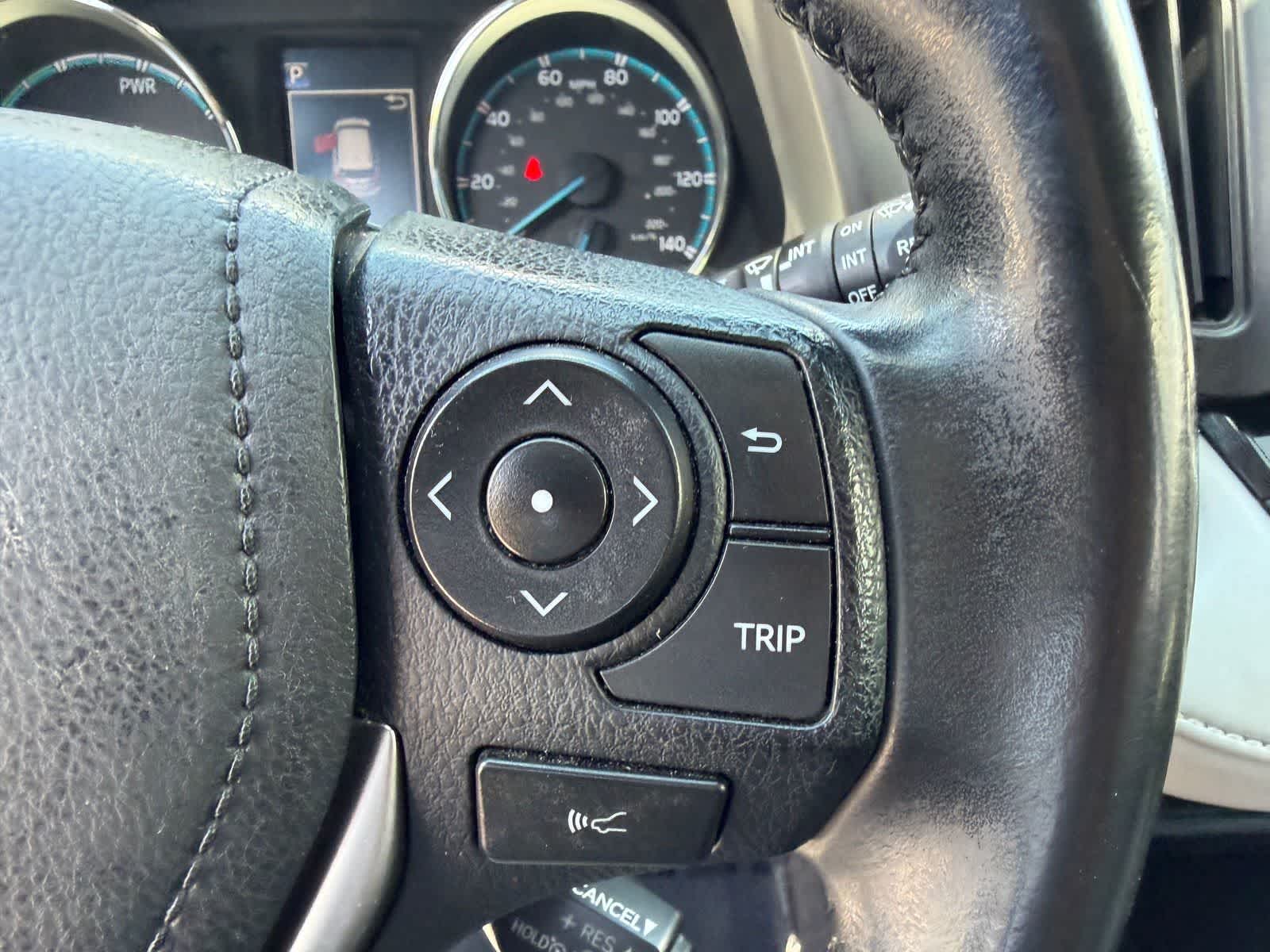 Thumbnail: 2018 Toyota RAV4 - 17
