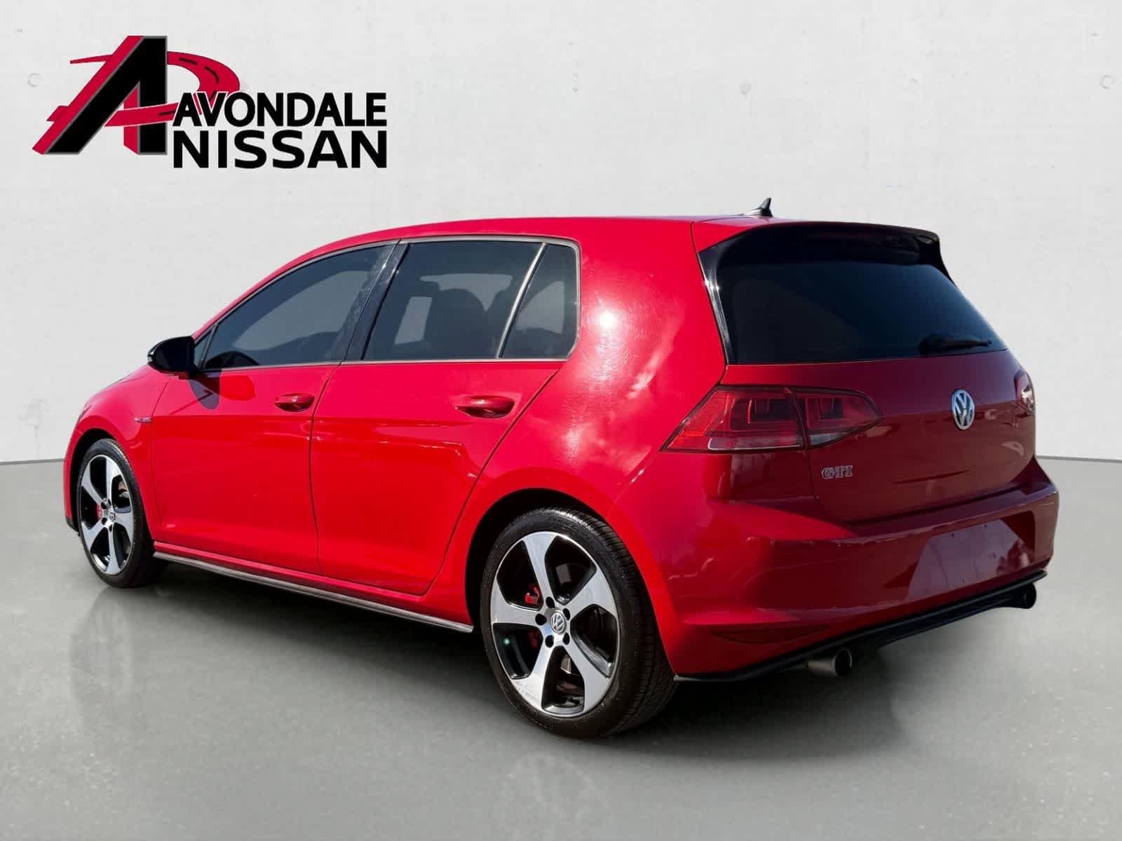Thumbnail: 2017 Volkswagen Golf - 4