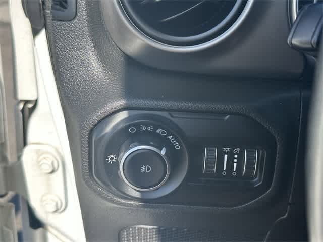 Thumbnail: 2019 Jeep Wrangler - 33