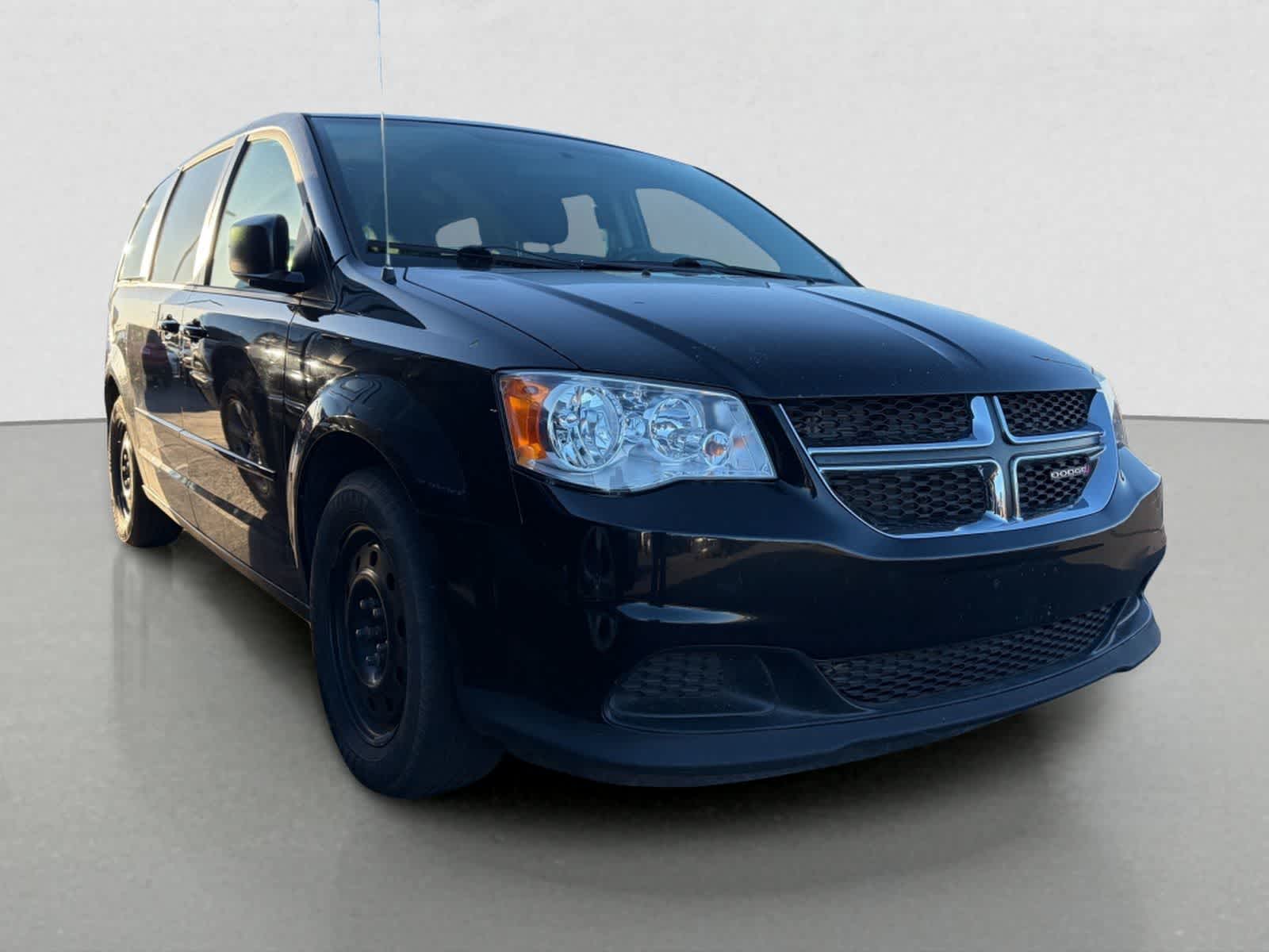 Thumbnail: 2015 Dodge Grand Caravan - 2