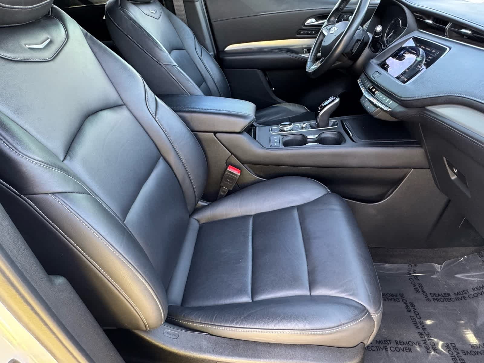 Thumbnail: 2022 Cadillac XT4 - 11