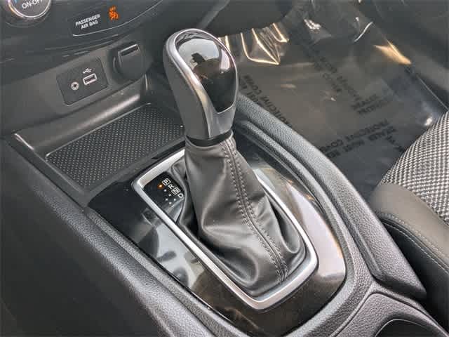 Thumbnail: 2021 Nissan Rogue Sport - 26