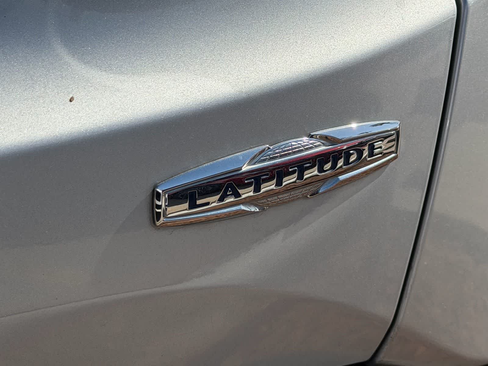 Thumbnail: 2019 Jeep Renegade - 32
