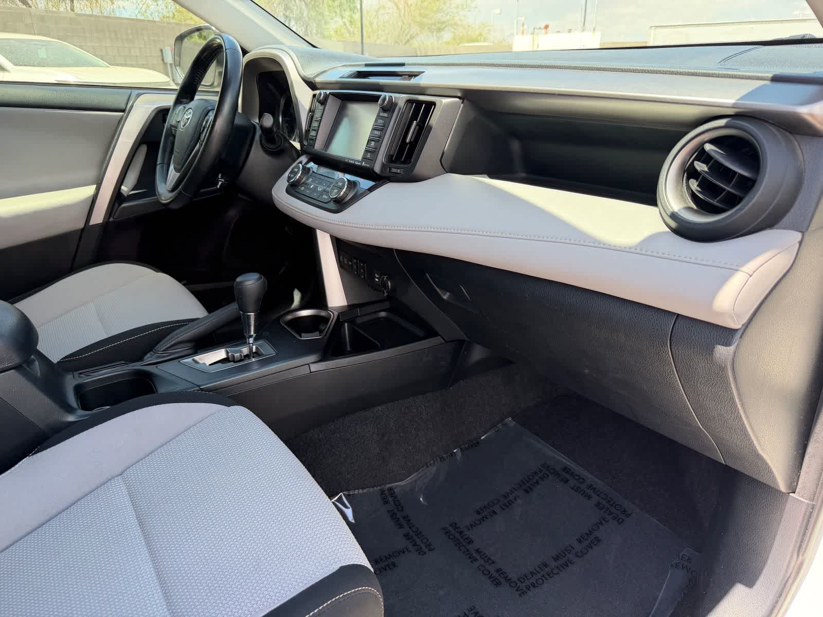Thumbnail: 2018 Toyota RAV4 - 11