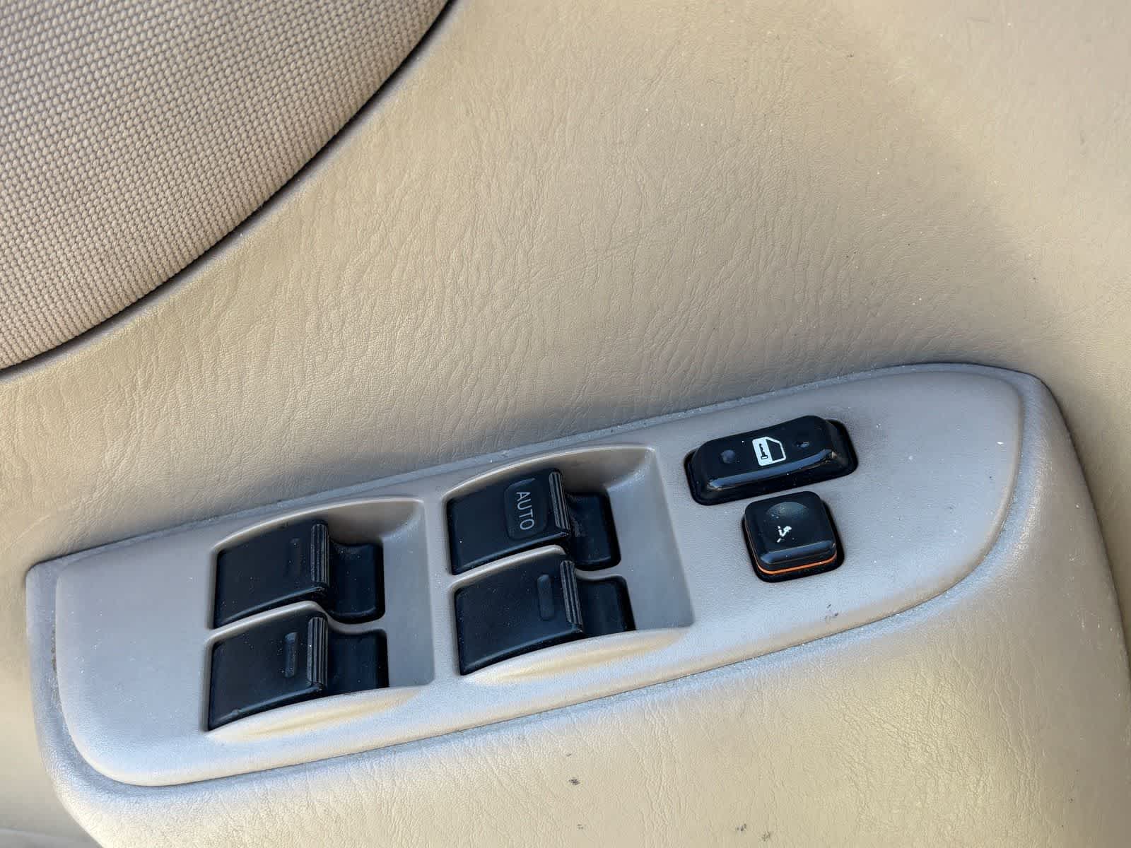 Thumbnail: 2004 Toyota RAV4 - 15