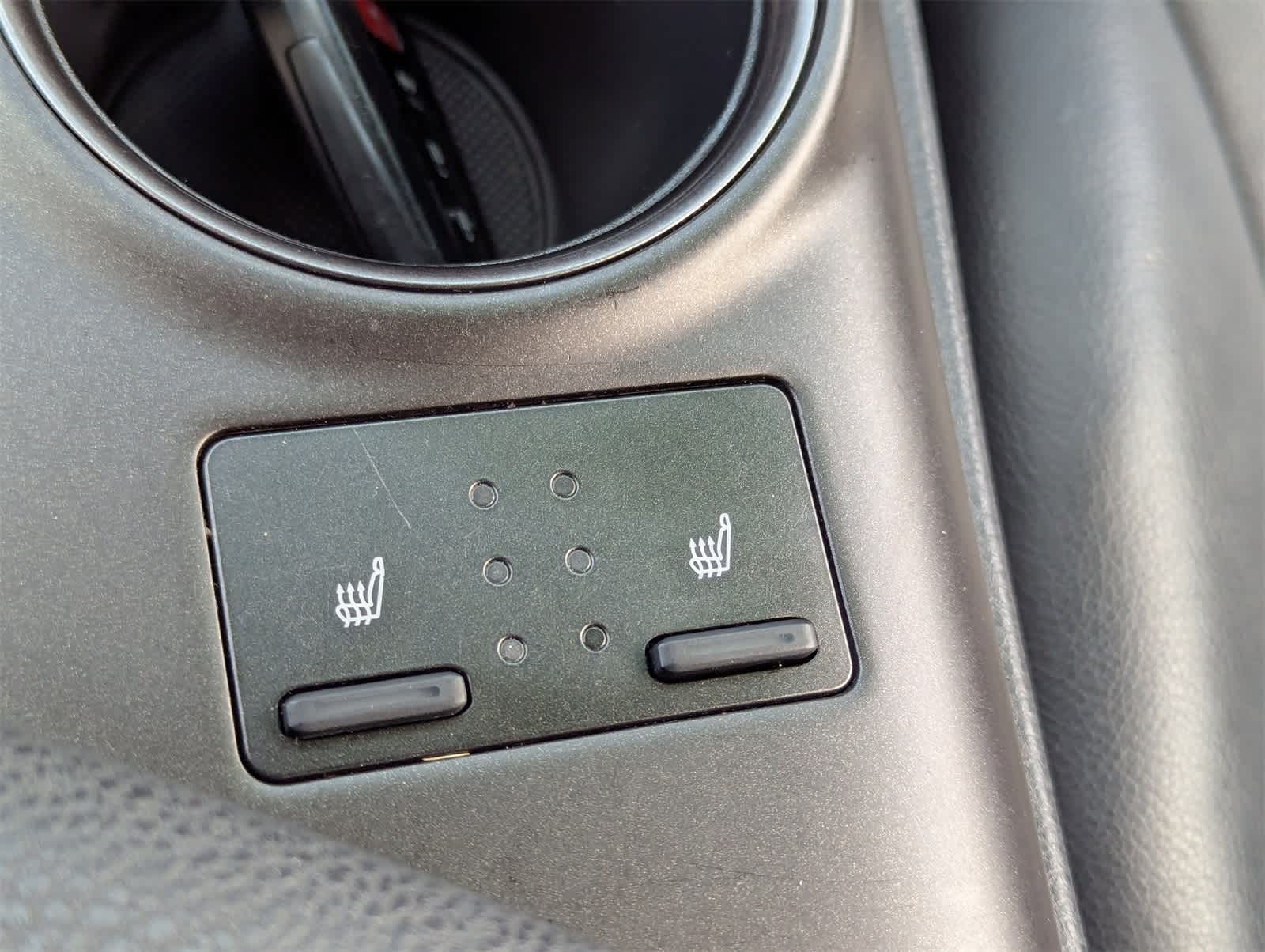 Thumbnail: 2023 Toyota Camry - 32