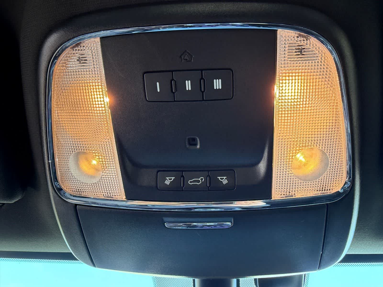 Thumbnail: 2019 Jeep Grand Cherokee - 23