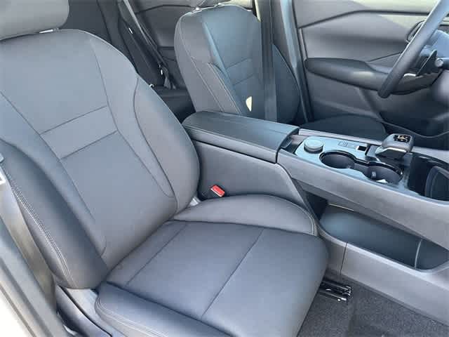 2025 Nissan Rogue S 11