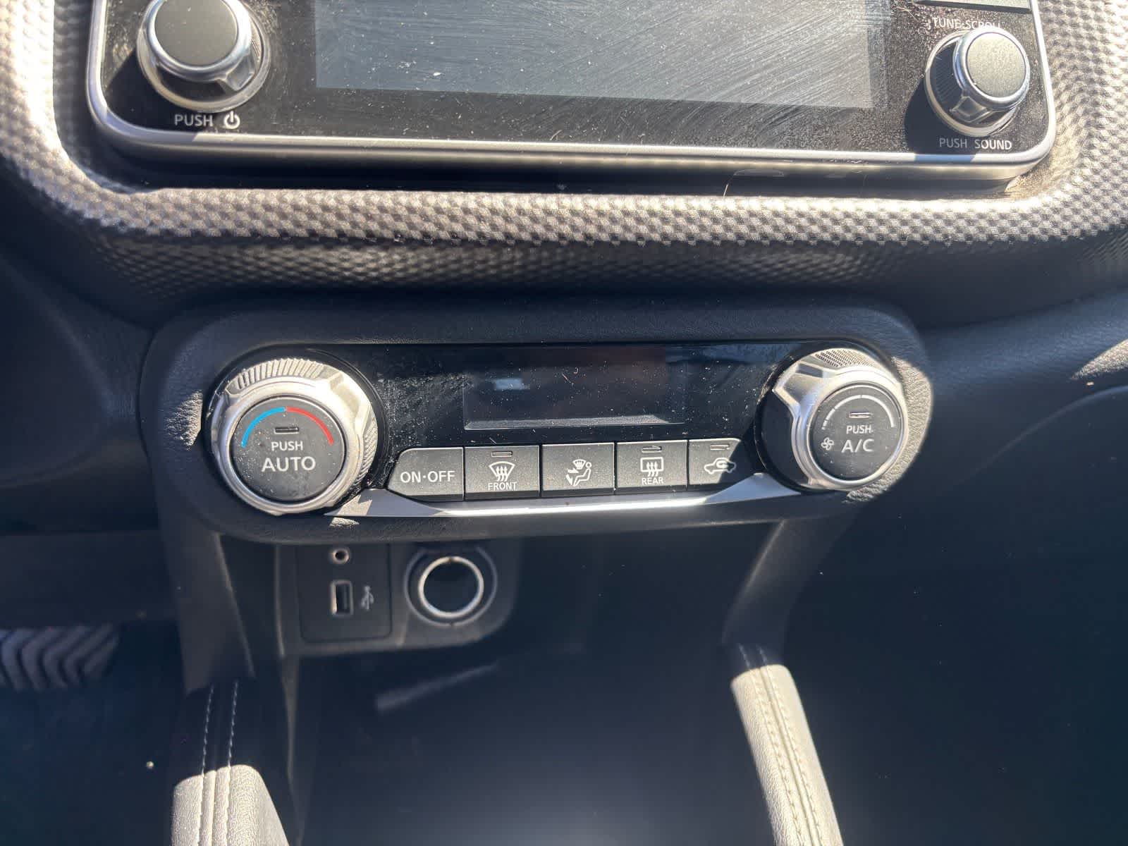 Thumbnail: 2020 Nissan Kicks - 11