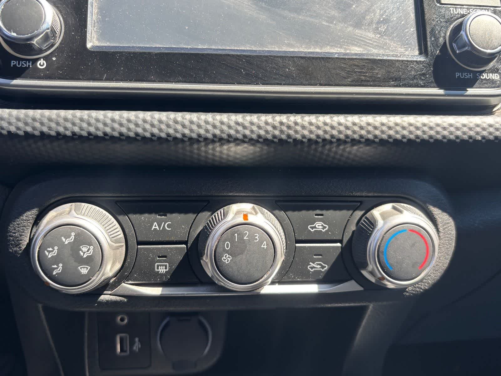 Thumbnail: 2023 Nissan Kicks - 13