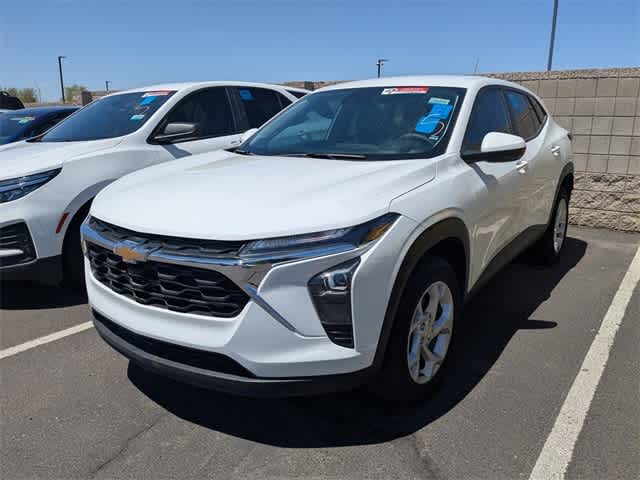 Thumbnail: 2024 Chevrolet Trax - 2