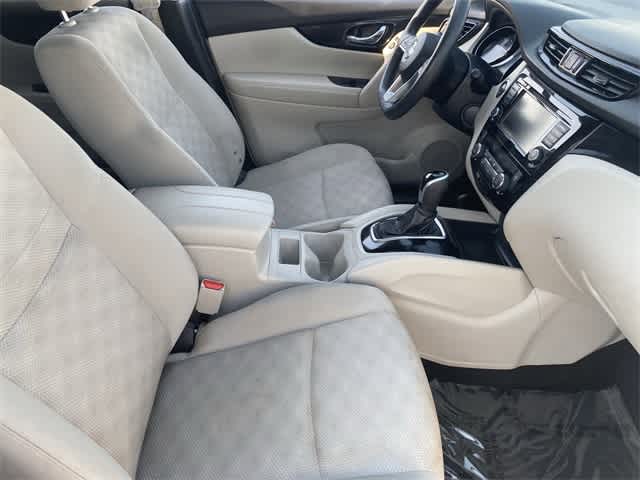 Thumbnail: 2020 Nissan Rogue Sport - 13
