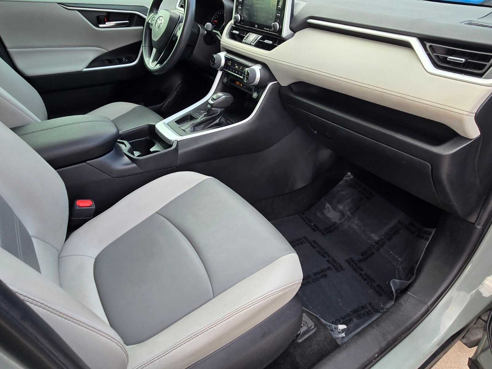 Thumbnail: 2020 Toyota RAV4 - 14