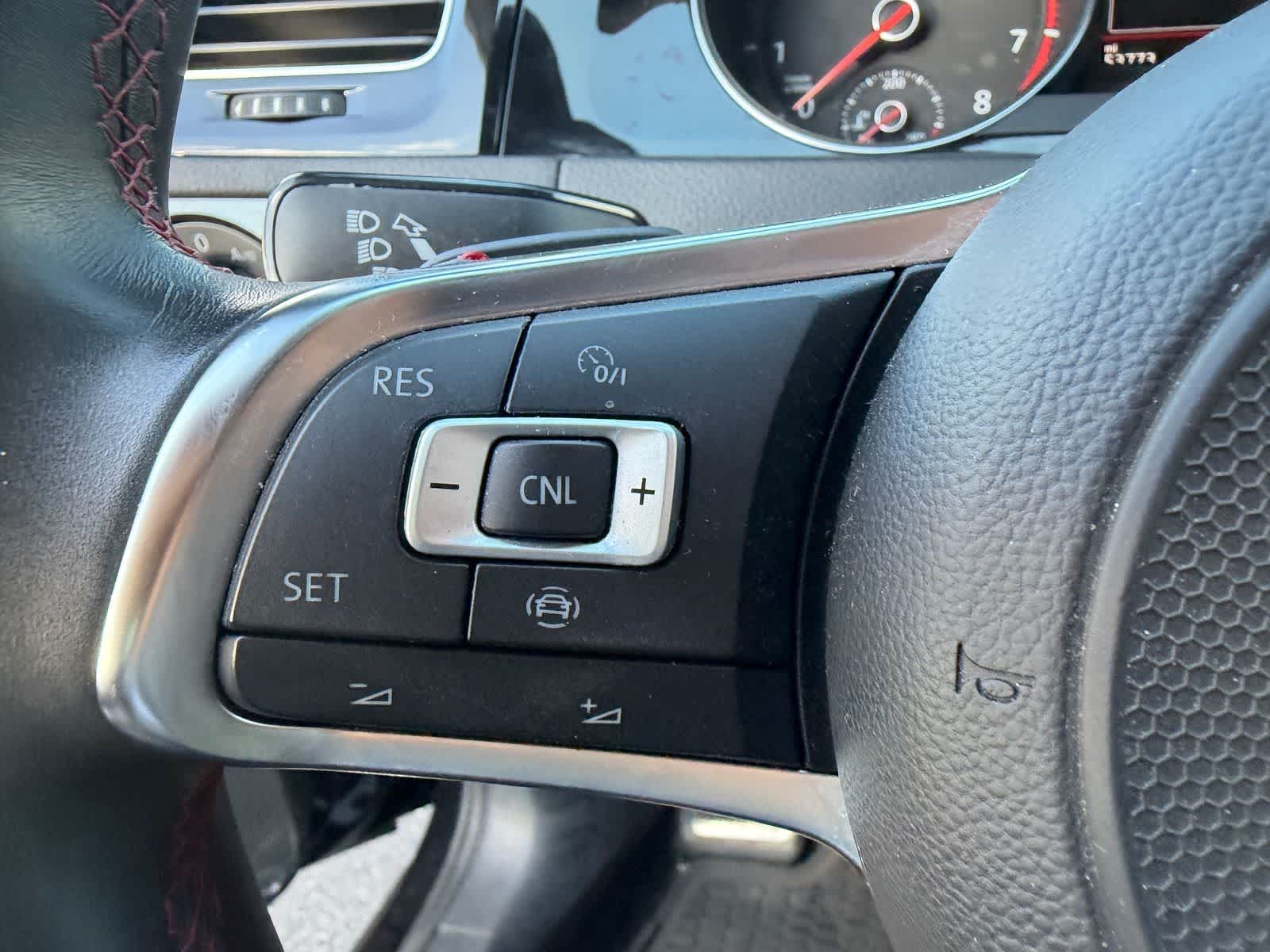 Thumbnail: 2019 Volkswagen Golf - 9