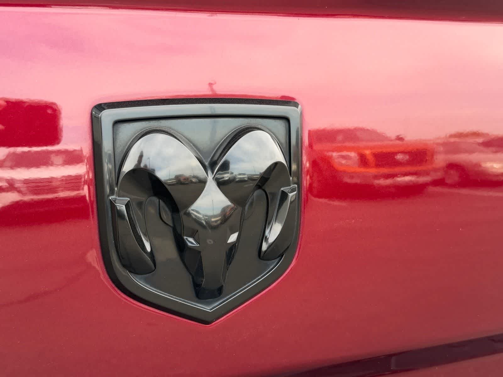 Thumbnail: 2019 RAM 1500 Classic - 16