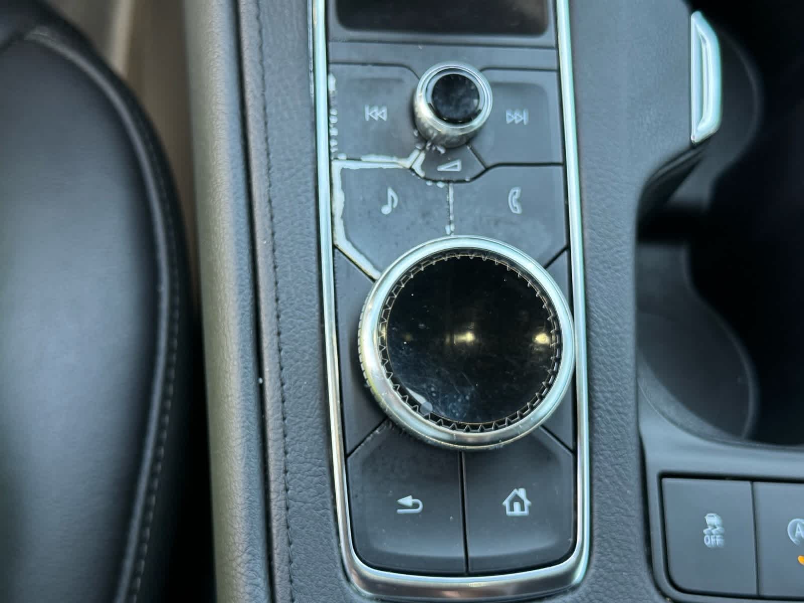 Thumbnail: 2022 Cadillac XT4 - 28