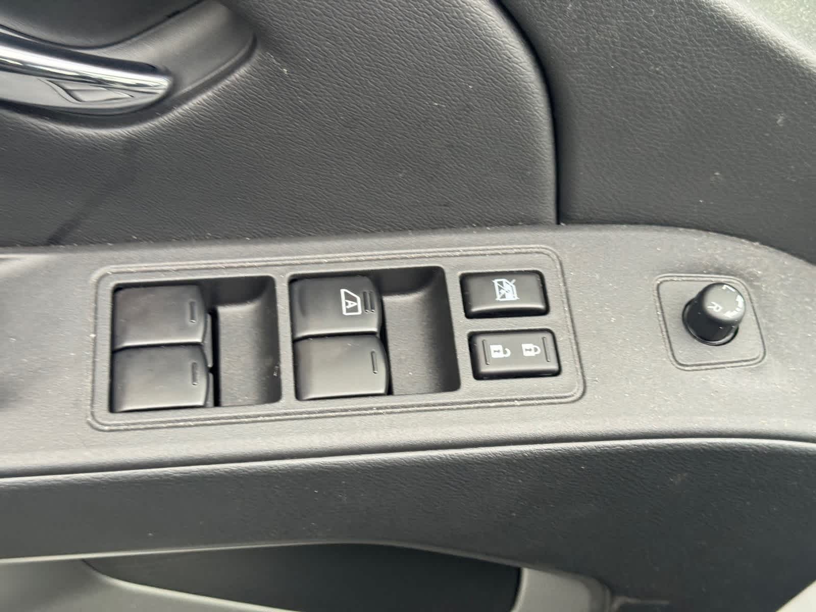 Thumbnail: 2025 Nissan Frontier - 11