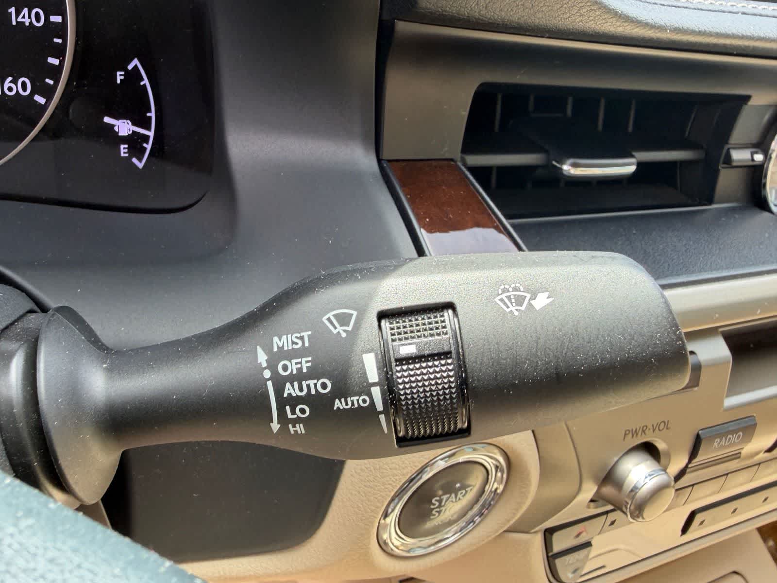 Thumbnail: 2013 Lexus ES - 24