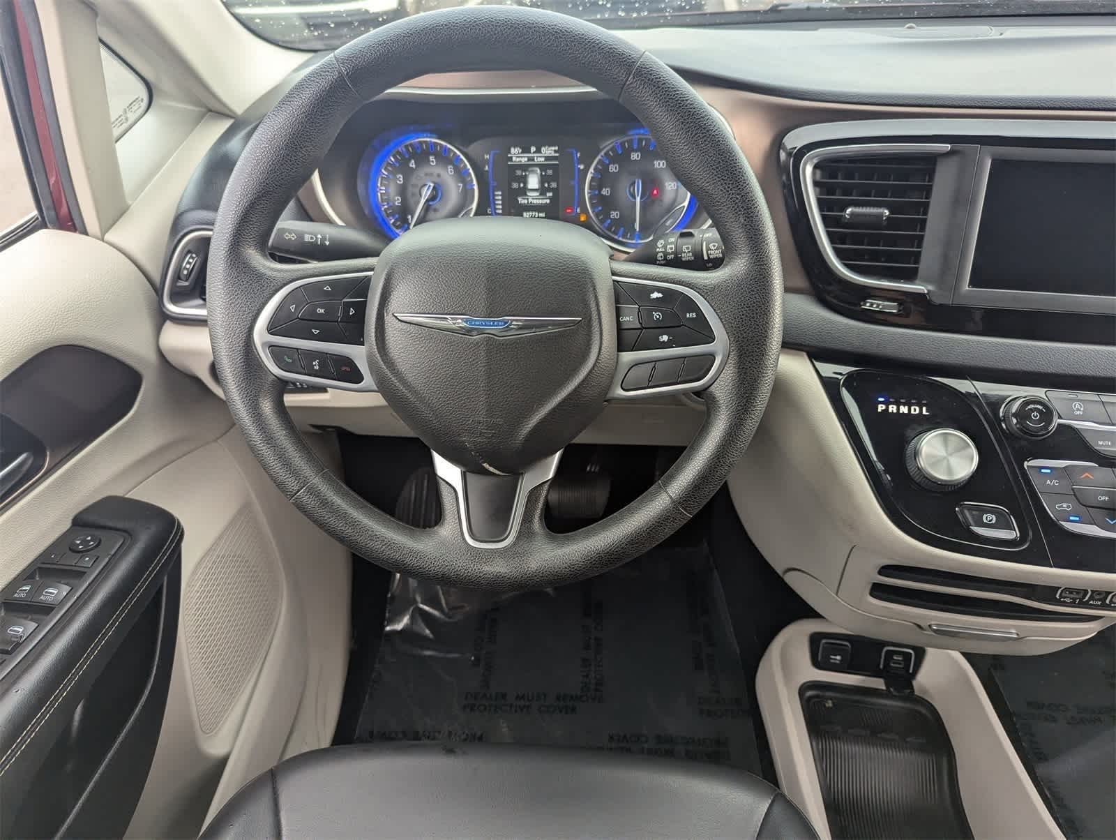 Thumbnail: 2021 Chrysler Voyager - 20