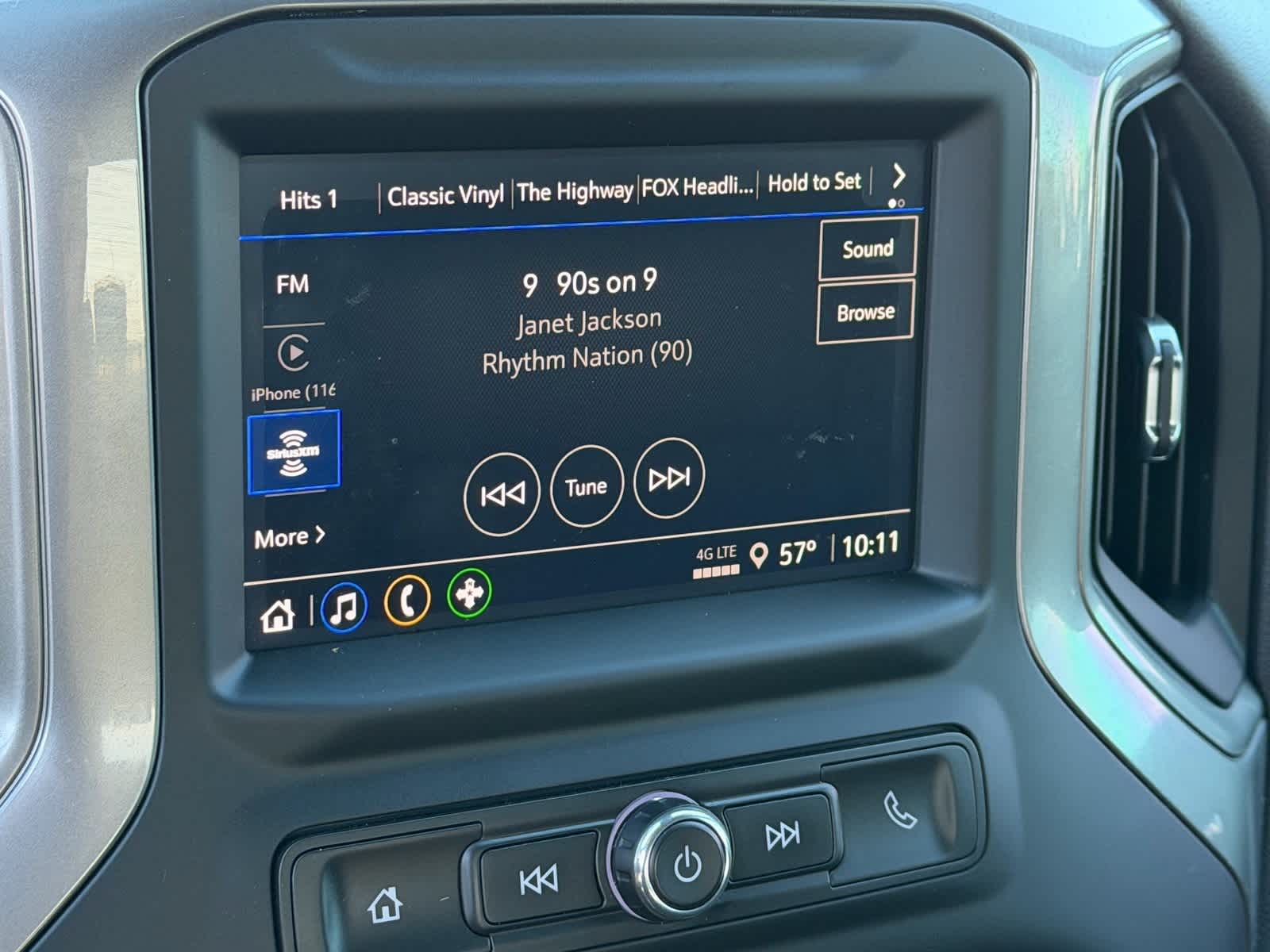 Thumbnail: 2022 Chevrolet Silverado 1500 - 24