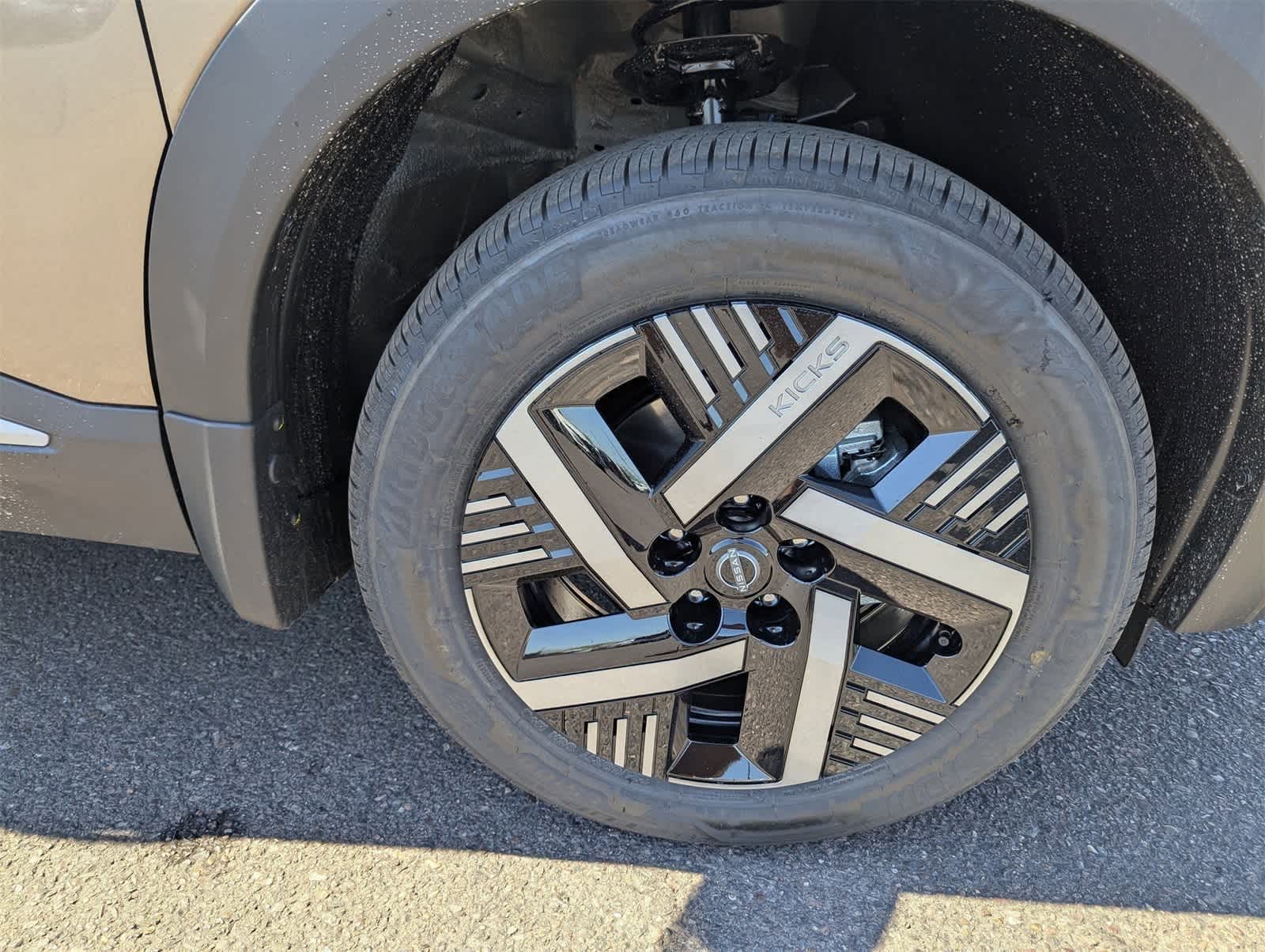 Thumbnail: 2026 Nissan Kicks - 10