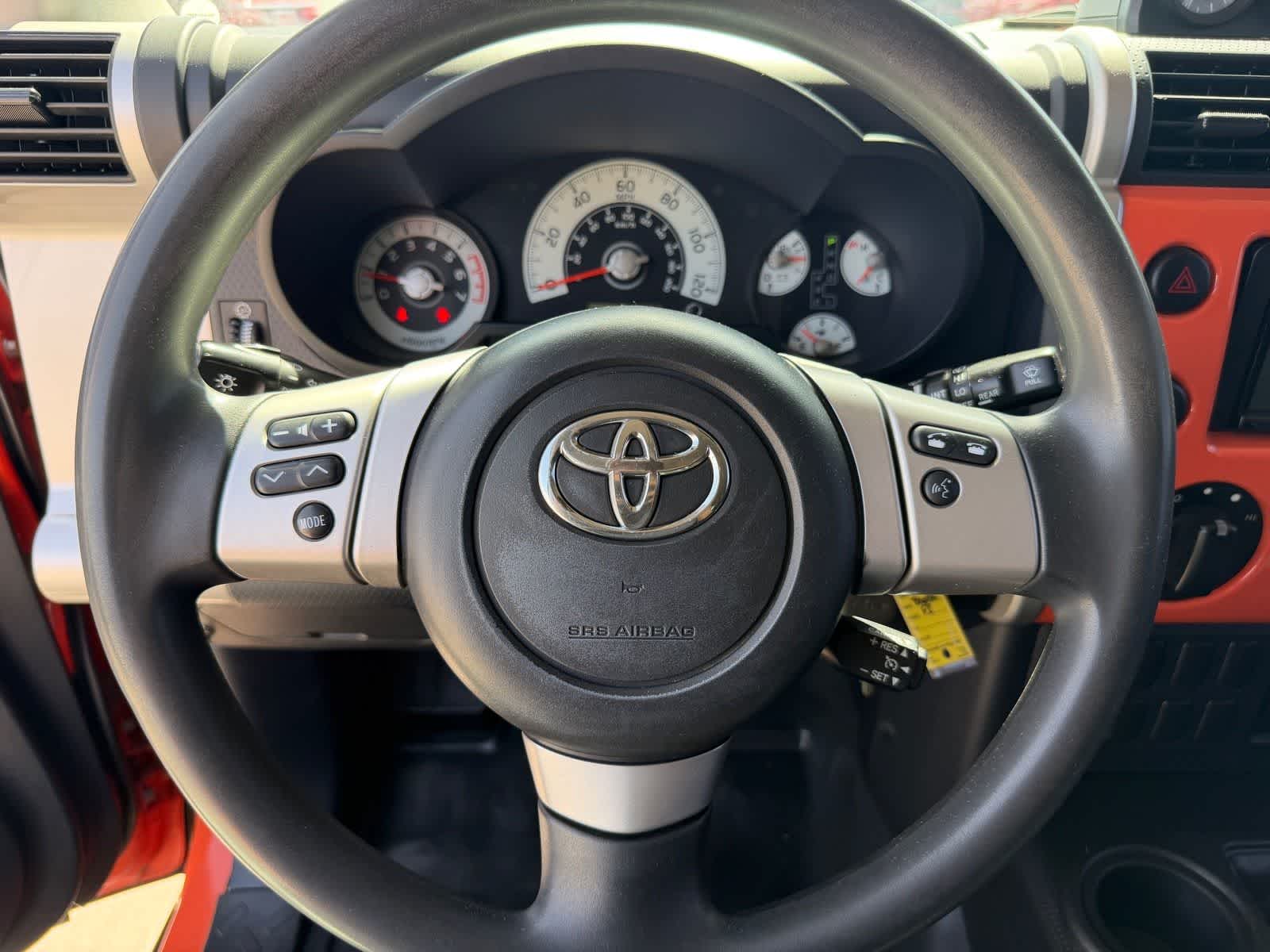 Thumbnail: 2014 Toyota FJ Cruiser - 17