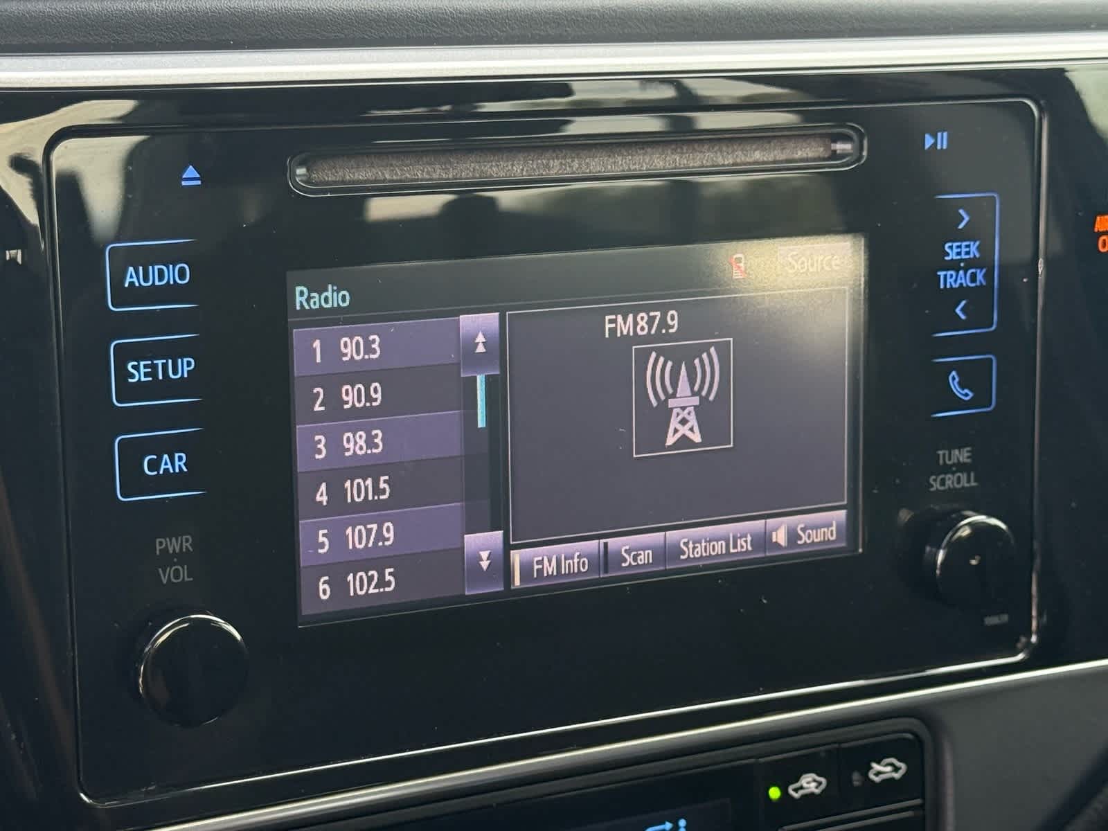 Thumbnail: 2019 Toyota Corolla - 18